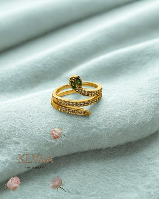 Elegant gold-plated snake ring with green stone Adjustable – KLYAA