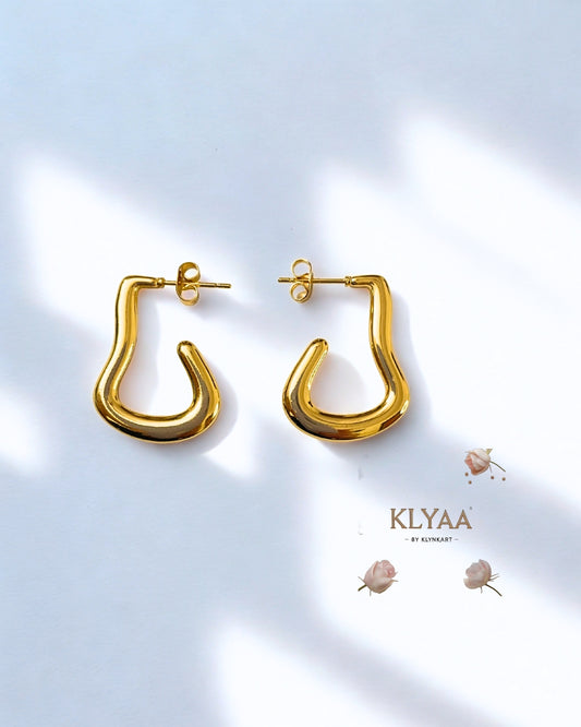 Anti-tarnish sculpted drip curve gold earrings by KLYAA