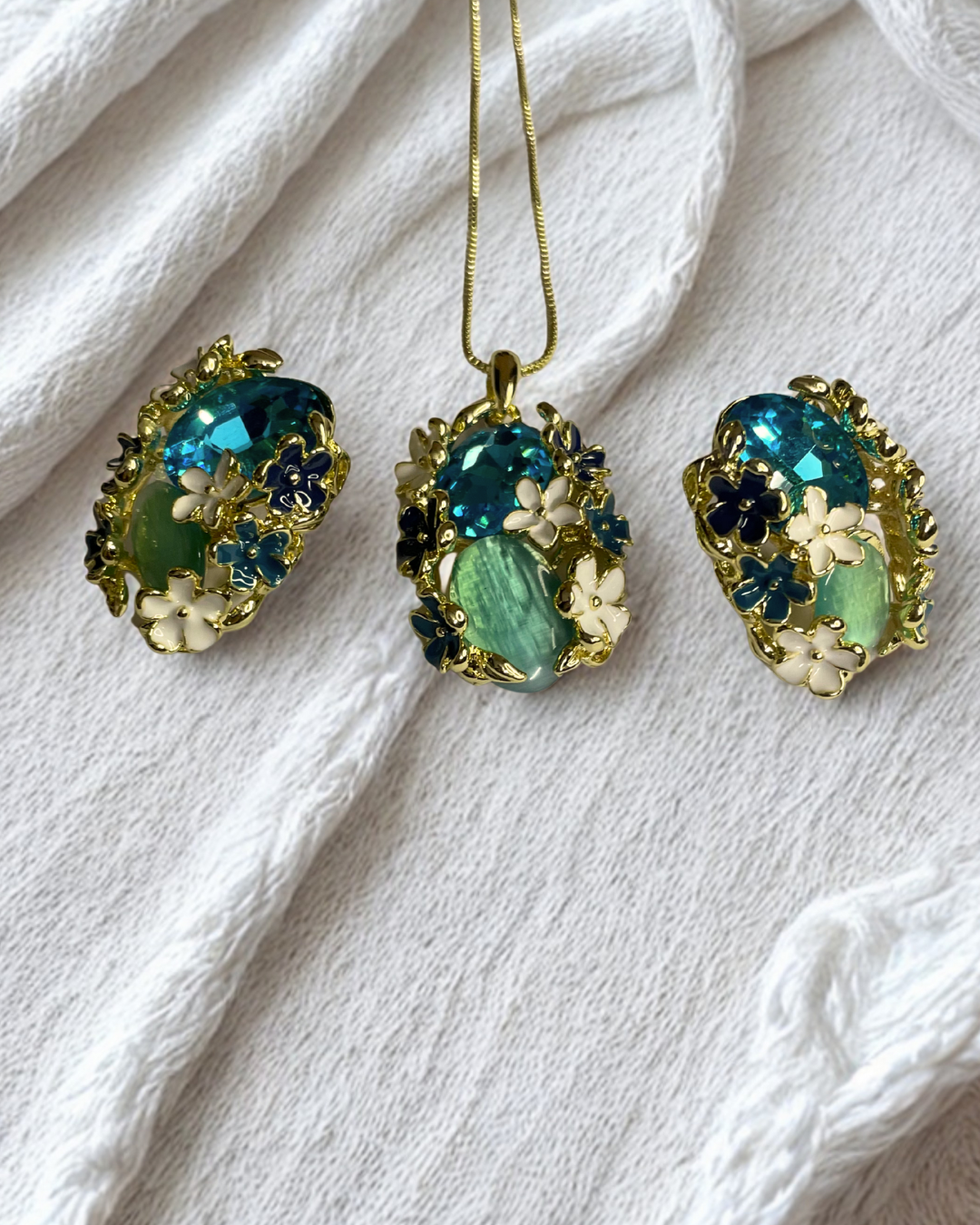 Ocean Empress 18K gold plated crystal floral pendant with dual-tone chain – anti-tarnish finish by KLYAA