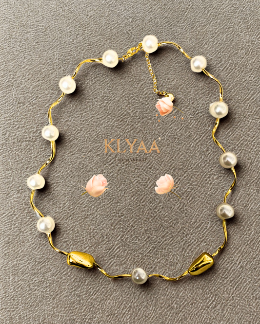 Anti-Tarnish pearl and gold twisted chain from KLYAA